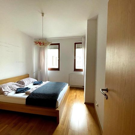 Central Apartment With Balcony Budapest Eksteriør bilde