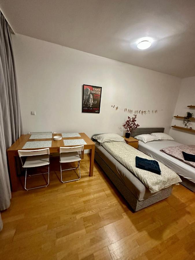 Central Apartment With Balcony Budapest Eksteriør bilde