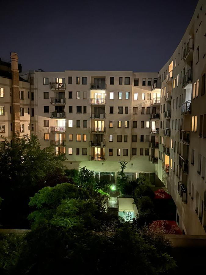Central Apartment With Balcony Budapest Eksteriør bilde