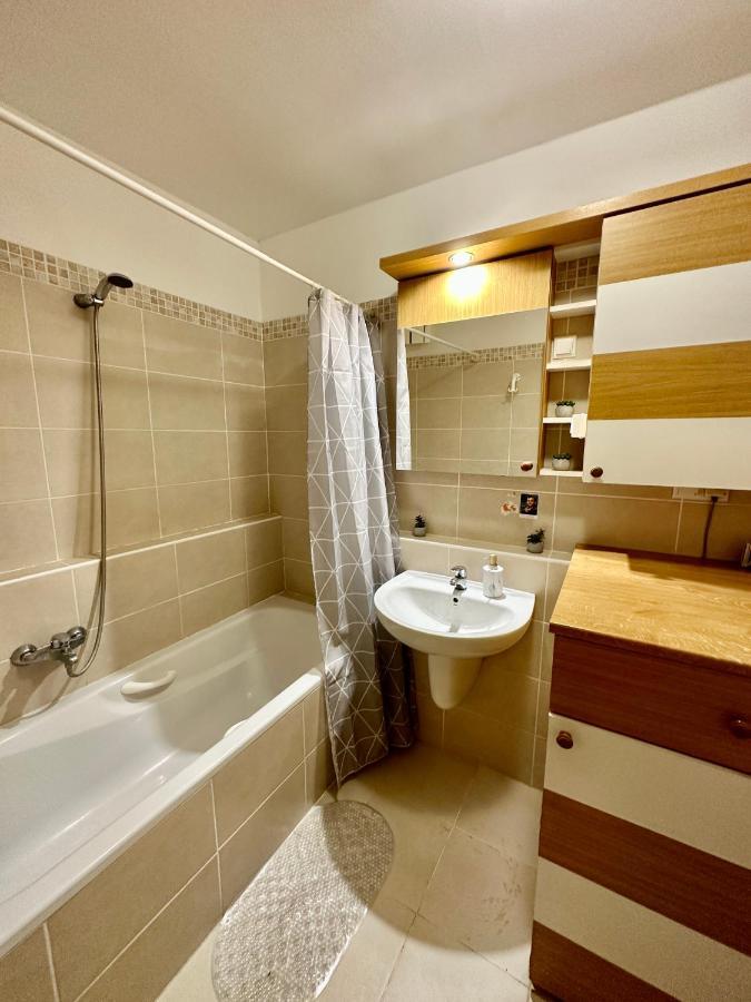 Central Apartment With Balcony Budapest Eksteriør bilde