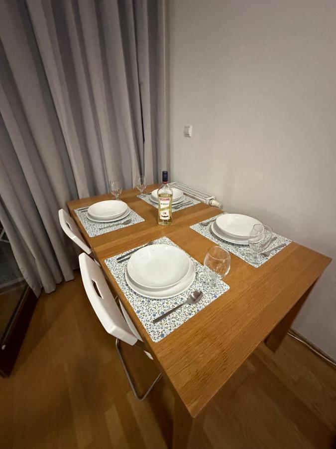 Central Apartment With Balcony Budapest Eksteriør bilde