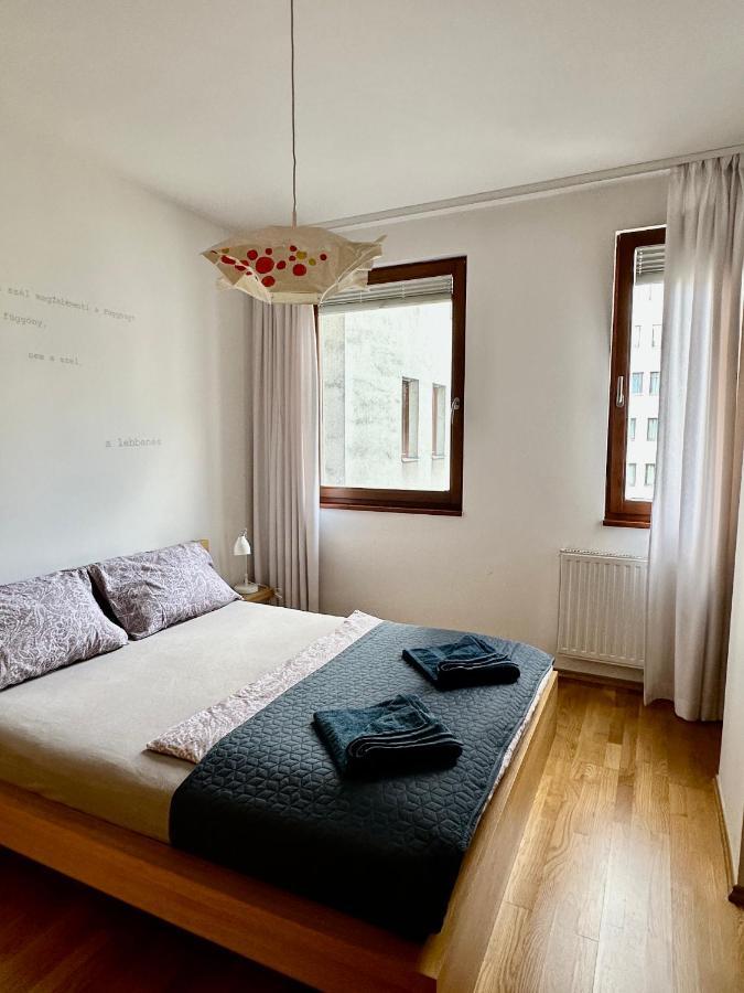 Central Apartment With Balcony Budapest Eksteriør bilde