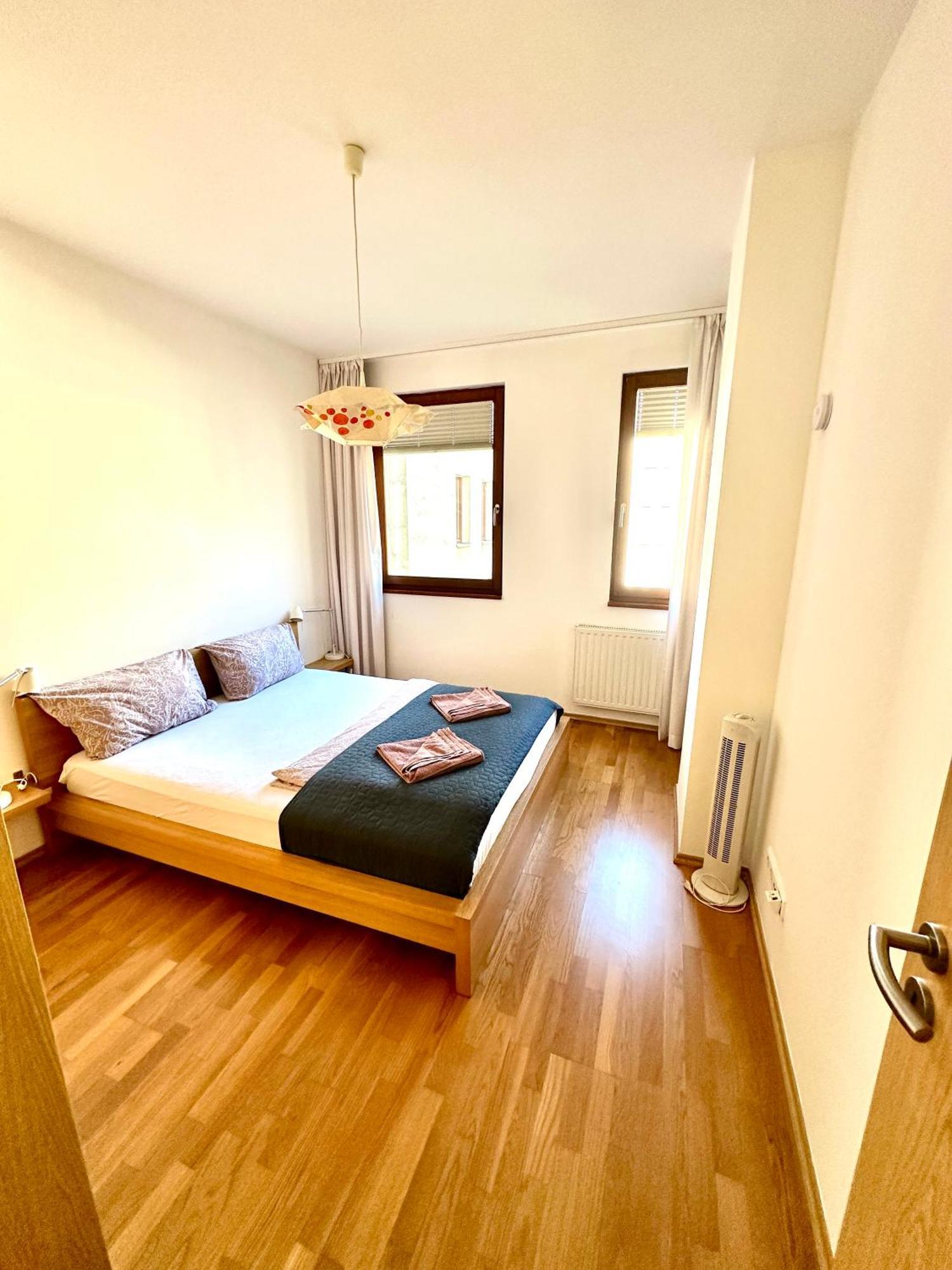 Central Apartment With Balcony Budapest Eksteriør bilde
