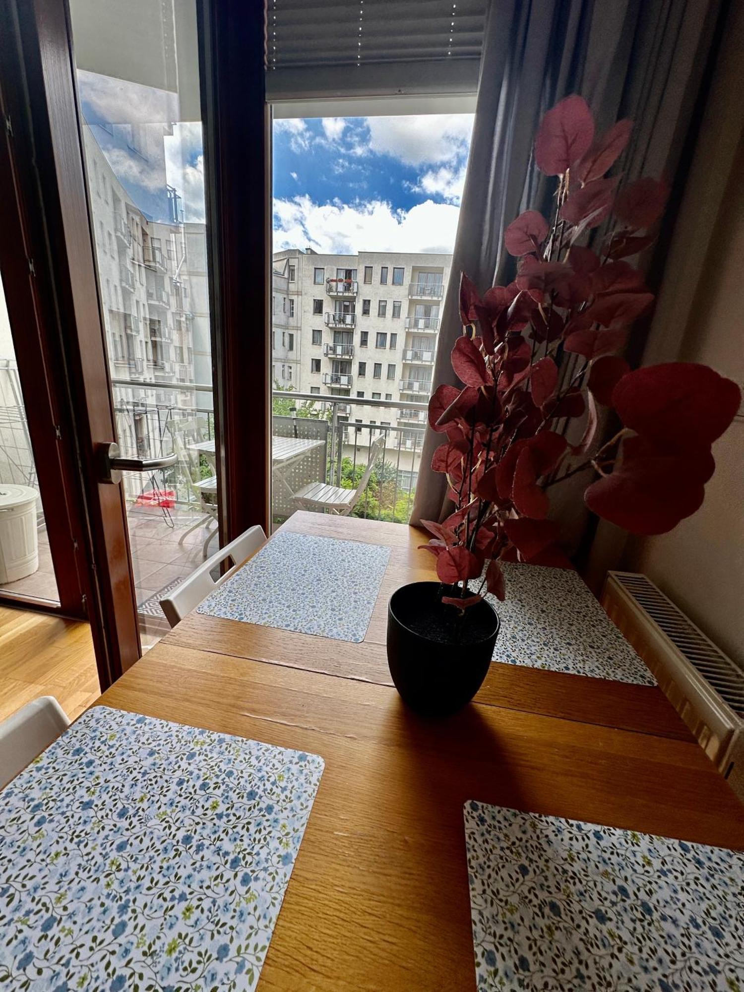 Central Apartment With Balcony Budapest Eksteriør bilde